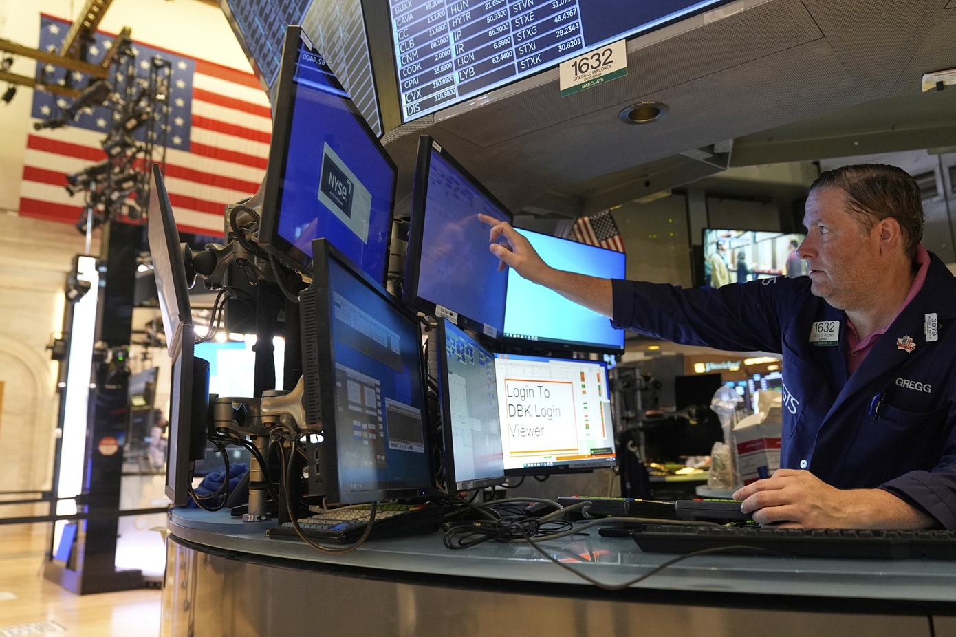 Ανοδικό κλείσιμο στη Wall Street παρά τις ανησυχίες για τον Πάουελ