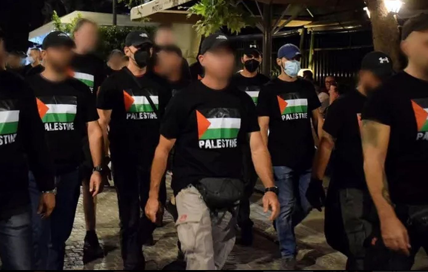 Ανακοίνωση της Αστυνομίας για προσαγωγή μέλους του Ρουβίκωνα μετά από δράση υπέρ της Παλαιστίνης στο κέντρο της Αθήνας