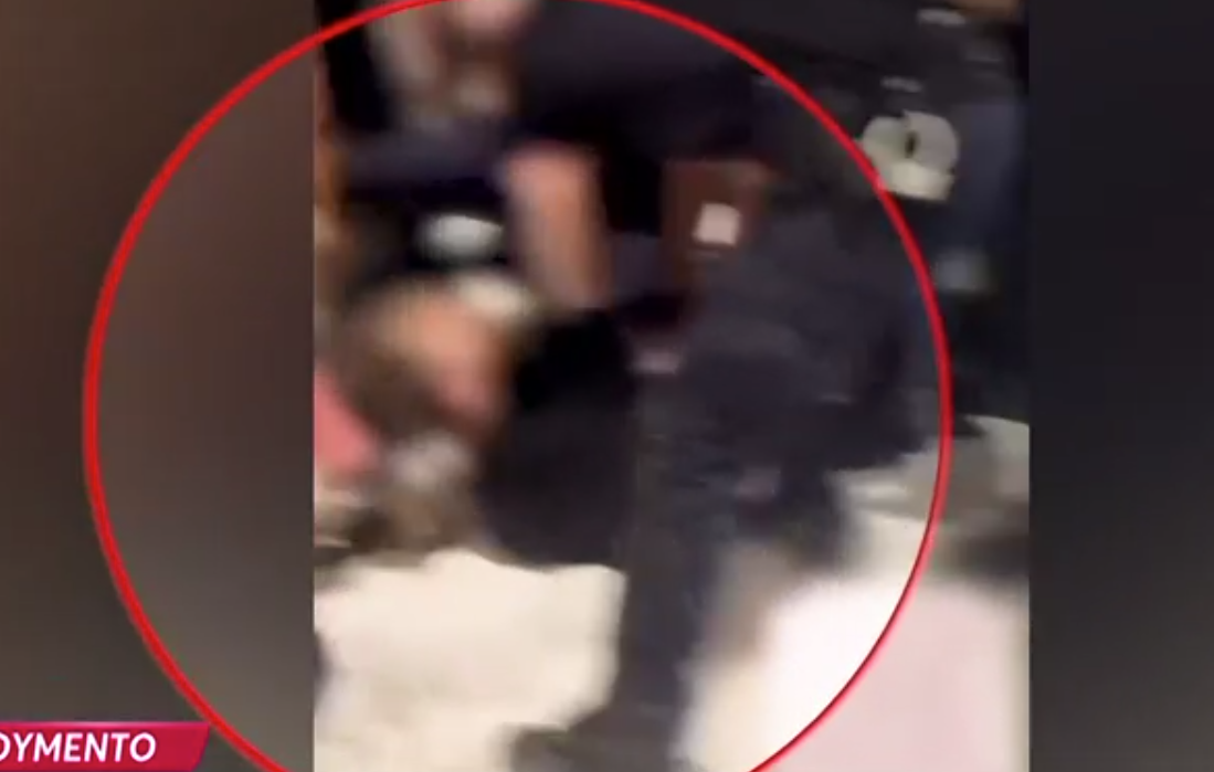 Συνελήφθη αστυνομικός που χτύπησε στο πρόσωπο διαδηλωτή στο Σύνταγμα