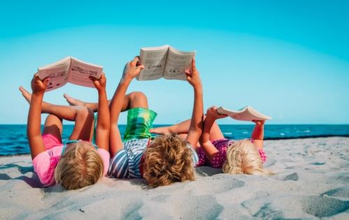 7 υπέροχα βιβλία για να απολαύσουν τα παιδιά στις καλοκαιρινές διακοπές τους