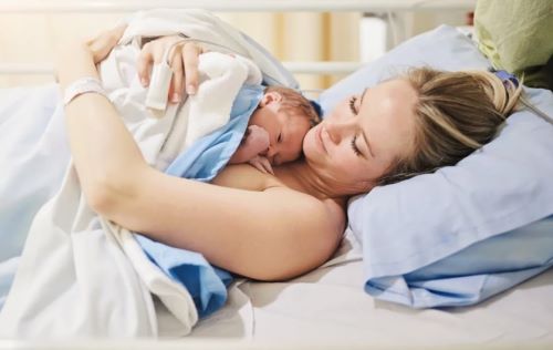 Τι αποκαλύπτει νέα έρευνα για τις προγραμματισμένες καισαρικές και την υγεία των παιδιών