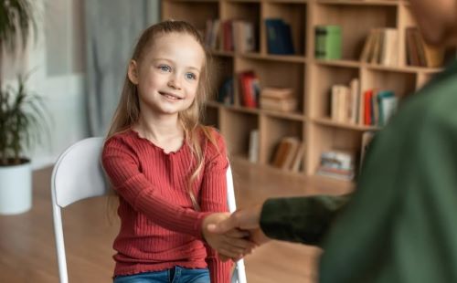 6 σημάδια ότι το παιδί σου λέει πάντα «ναι»: Πώς να το βοηθήσεις να βάλει όρια χωρίς τύψεις