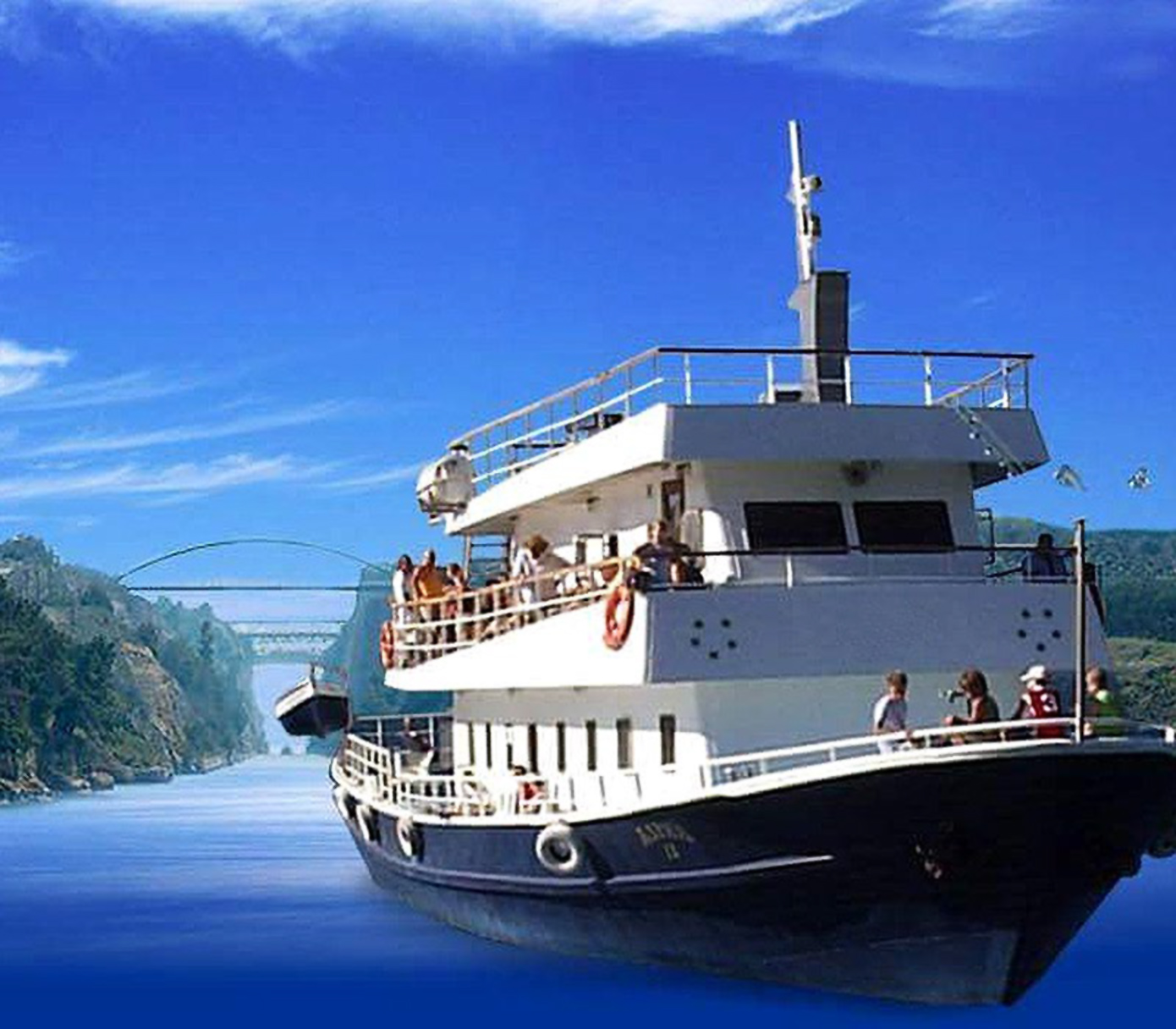 Καλοκαιρινό δώρο διάπλους της διώρυγας της Κορίνθου Καλοκαιρινό δώρο διάπλους της διώρυγας της Κορίνθου