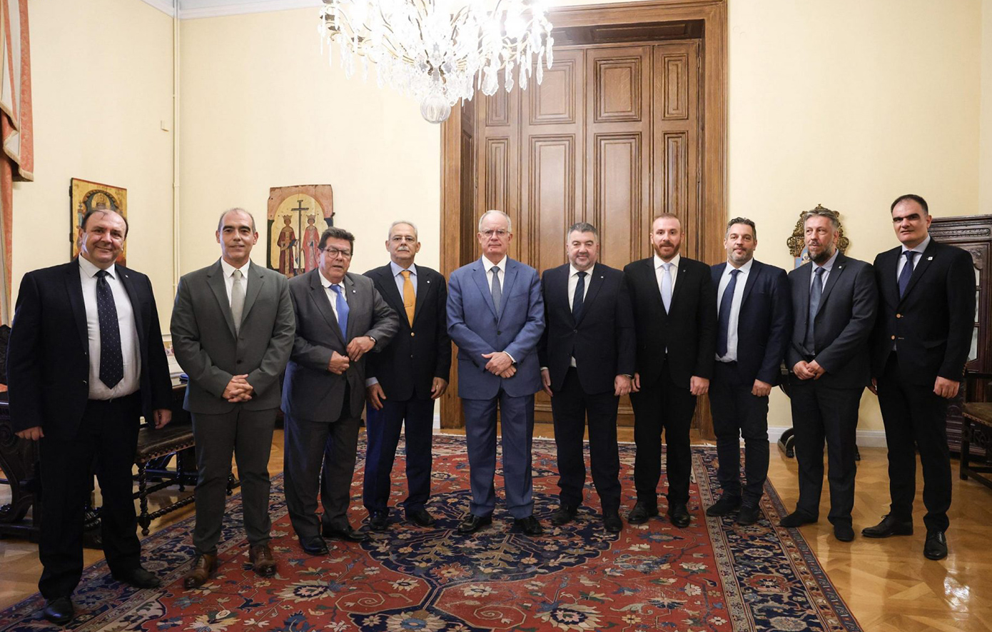 Το Βιοτεχνικό Επιμελητήριο παρέδωσε στον Πρόεδρο της Δημοκρατίας, υπόμνημα για τις ανασυγκρότηση των επιχειρήσεων