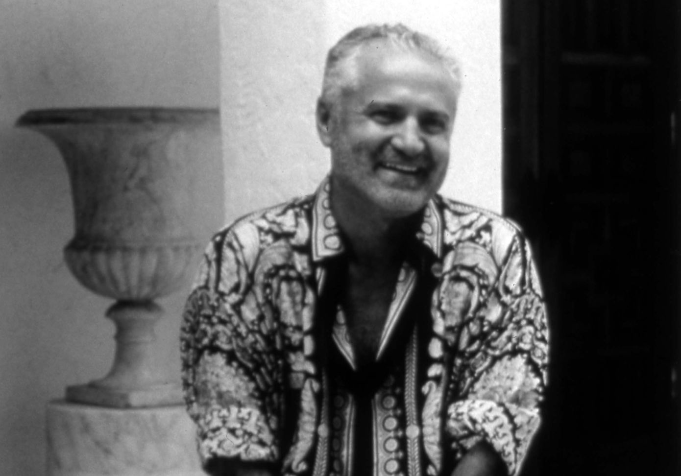Στις 15 Ιουλίου 1997 ο Gianni Versace πέφτει νεκρός από το χέρι ενός ζιγκολό