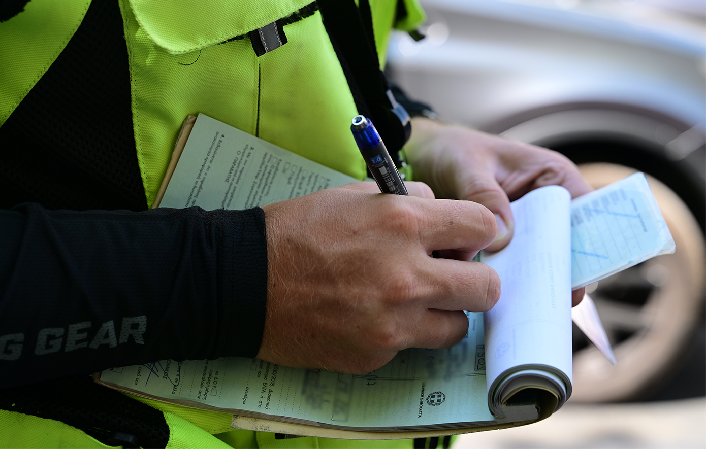 Συνεχίζονται οι έλεγχοι της εκστρατείας «Μηδενική ανοχή στη μη χρήση κράνους» &#8211; Χιλιάδες οι παραβάσεις