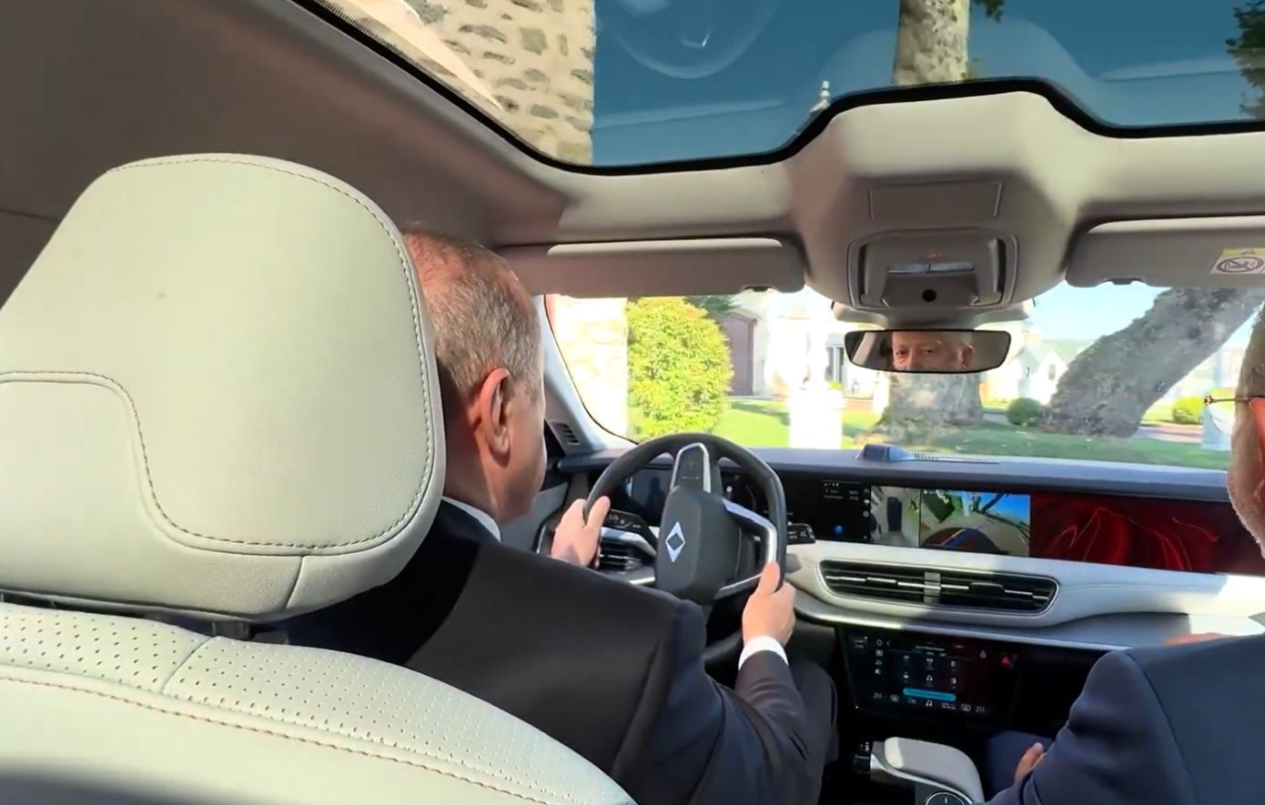 Test Drive Ερντογάν στο νέο ηλεκτρικό αυτοκίνητο της τουρκικής εταιρείας Togg