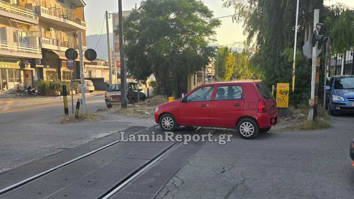 Άφησε το αυτοκίνητό του στις γραμμές του τρένου και πήγε για… KINO
