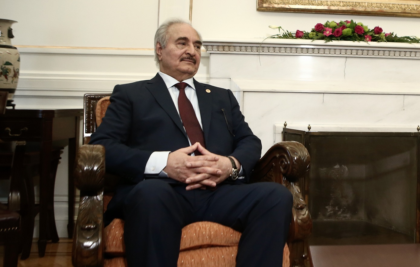 Το παρασκήνιο της αποπομπής της ευρωπαϊκής αντιπροσωπείας από τον Χαφτάρ – Έρχεται απάντηση της Κομισιόν στη Λιβύη