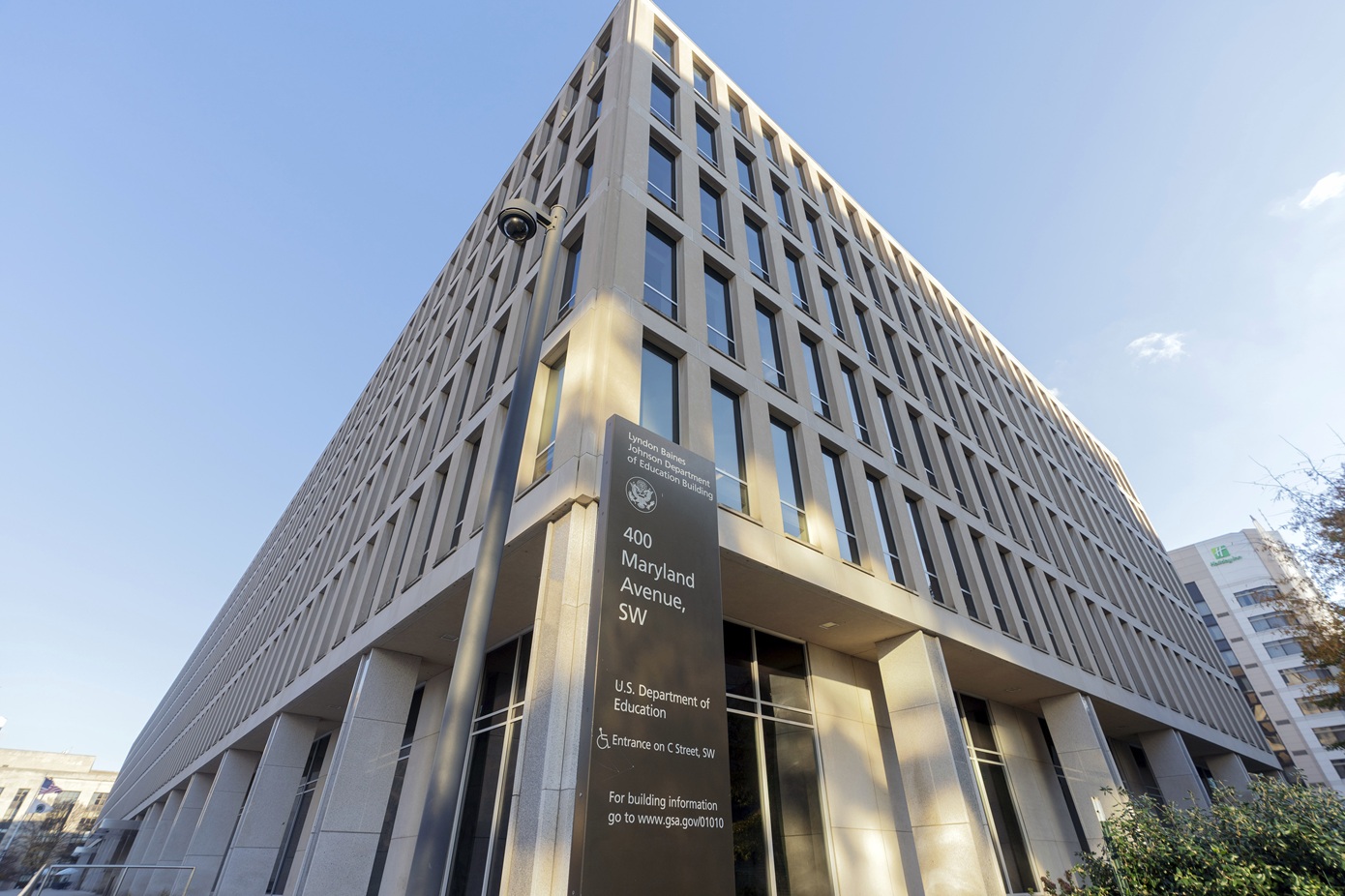 ΗΠΑ: Ανώτατο Δικαστήριο ενέκρινε το σχέδιο Τραμπ στη διάλυση του υπουργείου Παιδείας