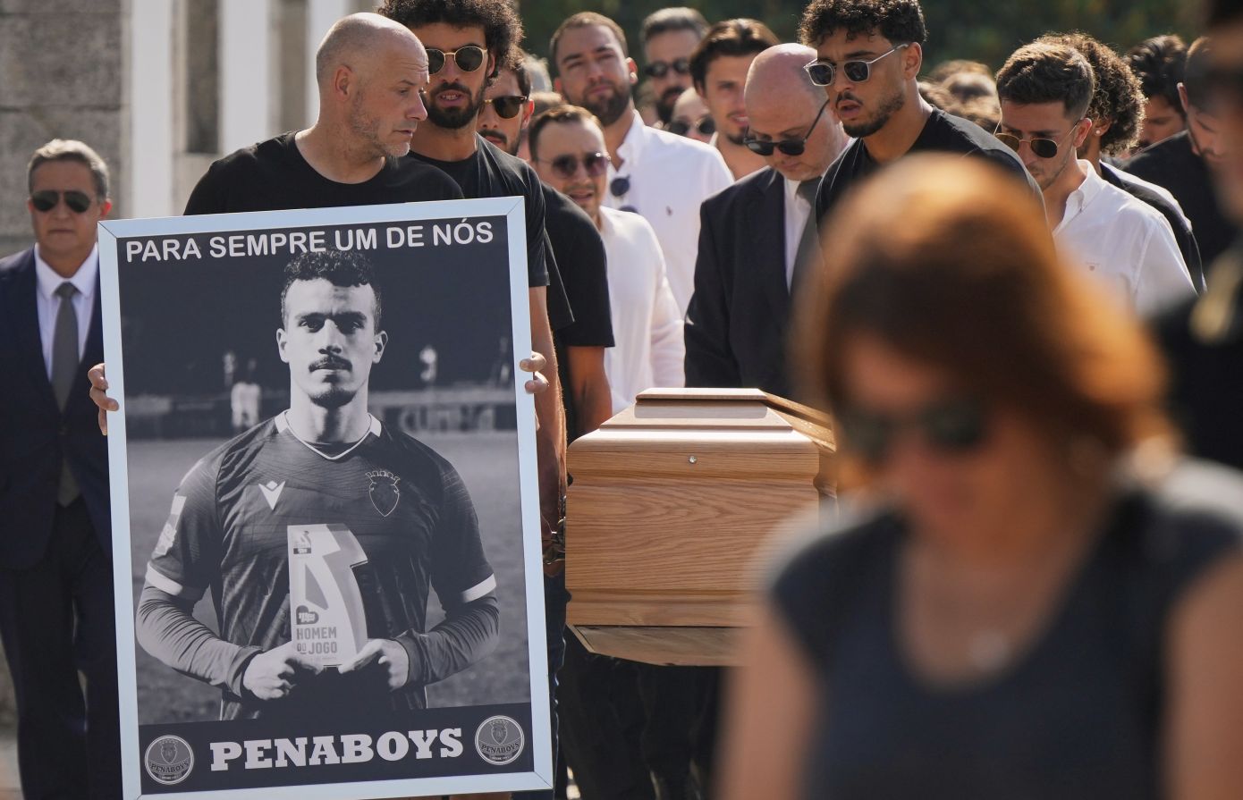 Ντιόγκο Ζότα: Live η κηδεία του ποδοσφαιριστή της Λίβερπουλ και του αδερφού του – Μαζί στην εκκλησία τα δύο φέρετρα