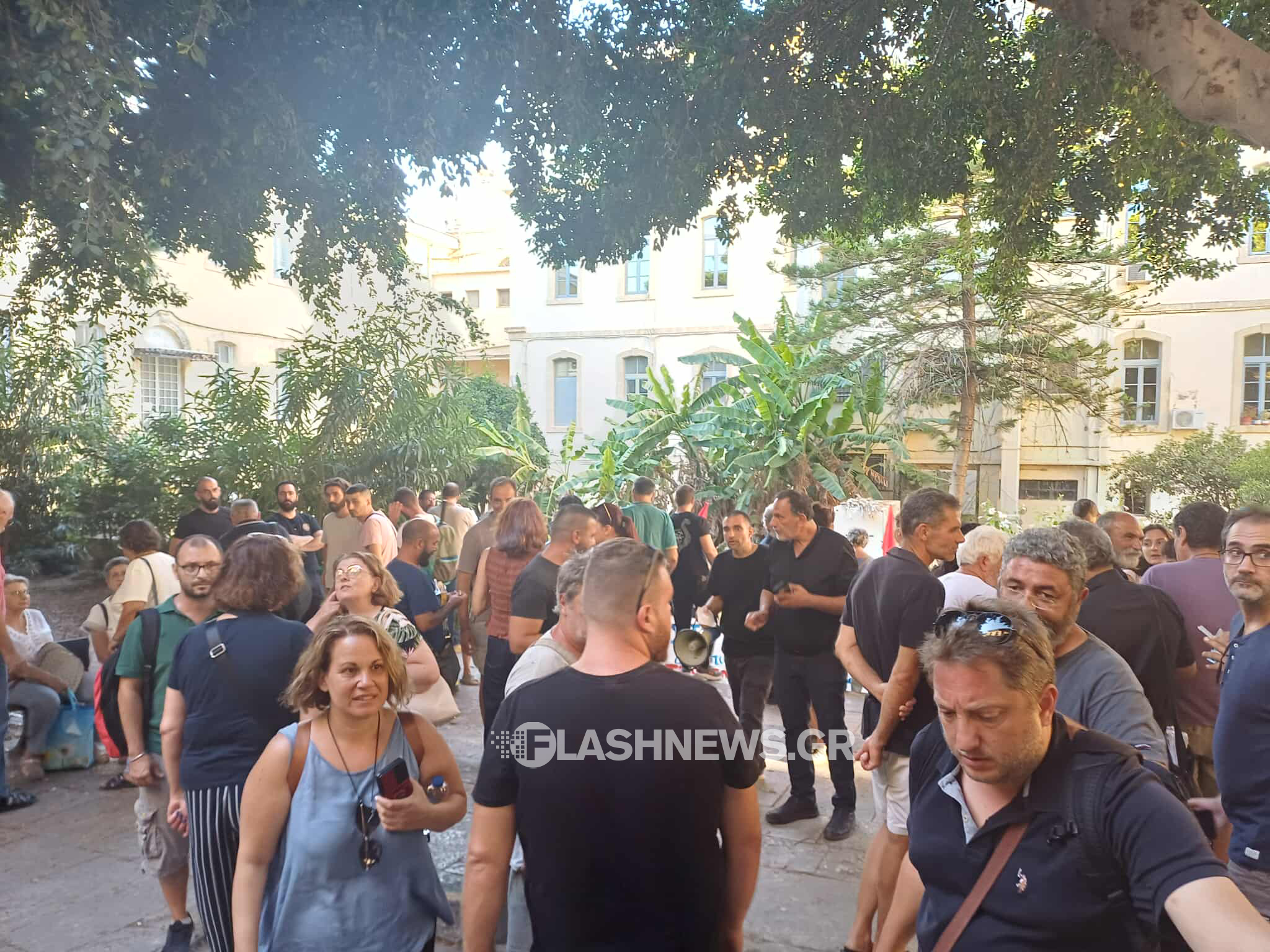 Ένοχοι οι τέσσερις κατηγορούμενοι για την επίθεση στα γραφεία του ΚΚΕ στα Χανιά