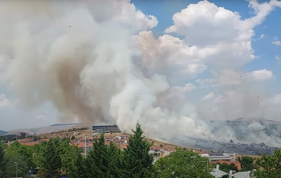 Υπό μερικό έλεγχο η φωτιά στον Άργιλο Κοζάνης &#8211; Συνεχίζεται η μάχη με τις φλόγες στα Λιβερά