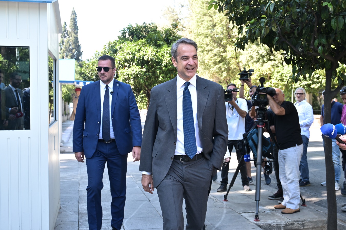 Οι πρωτοβουλίες της Κυβέρνησης για το δικό της rebranding: Οι διαρροές, η μουρμούρα και οι στοχευμένες παρεμβάσεις