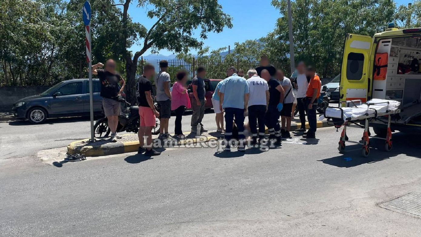 Τροχαίο ατύχημα στη Λαμία – ΙΧ παραβίασε STOP και συγκρούστηκε με δίκυκλο