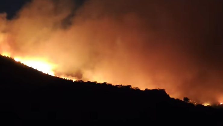Ανεξέλεγκτη η φωτιά στην Ιεράπετρα: «Η μάχη με τις φλόγες θα είναι ολονύχτια» &#8211; Κάηκαν σπίτια, εκκενώθηκαν ξενοδοχεία