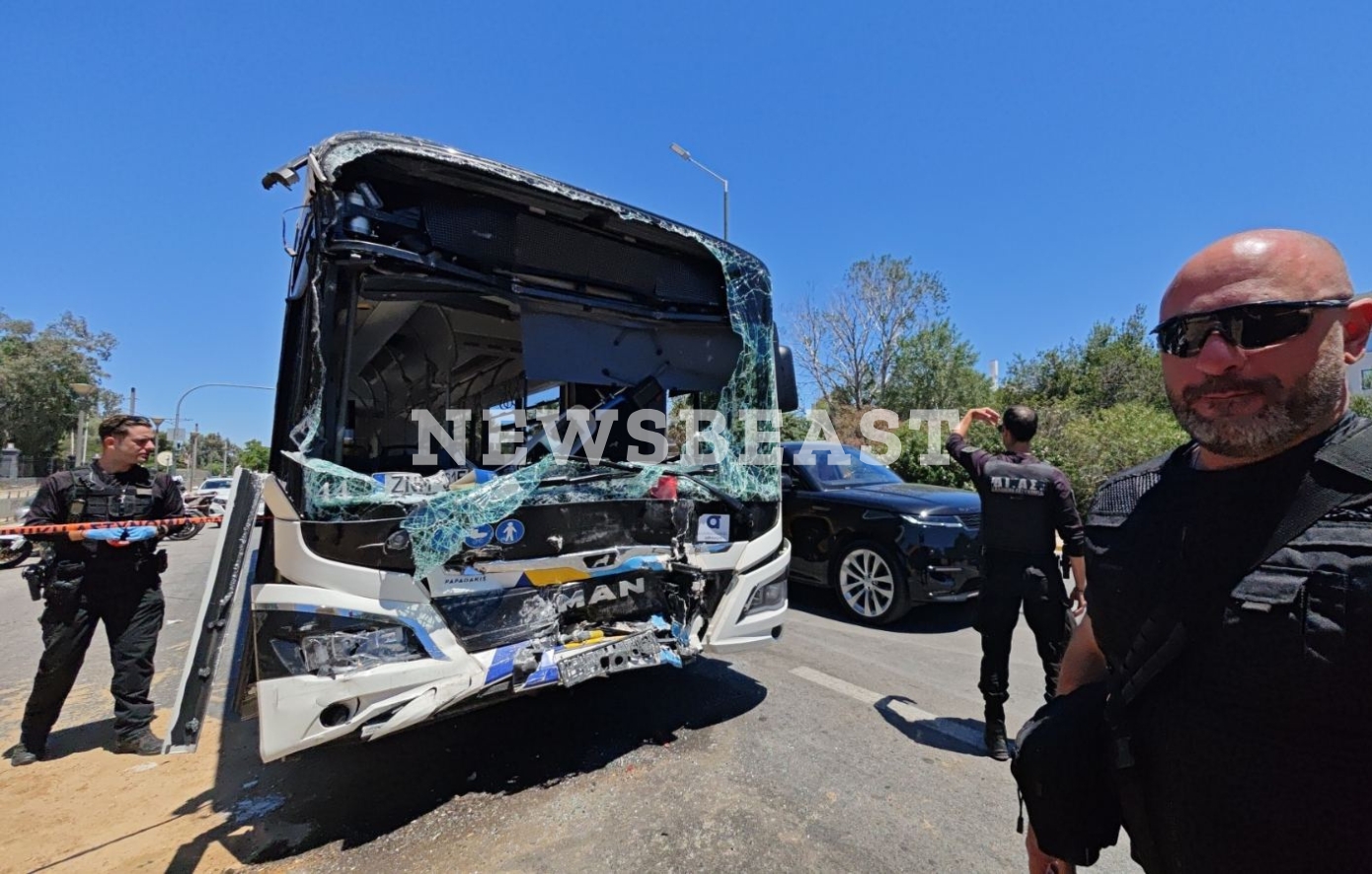 Σοβαρό τροχαίο στη Βούλα: Συγκρούστηκαν λεωφορεία &#8211; Πάνω από 30 τραυματίες, ανάμεσά τους και ανήλικοι