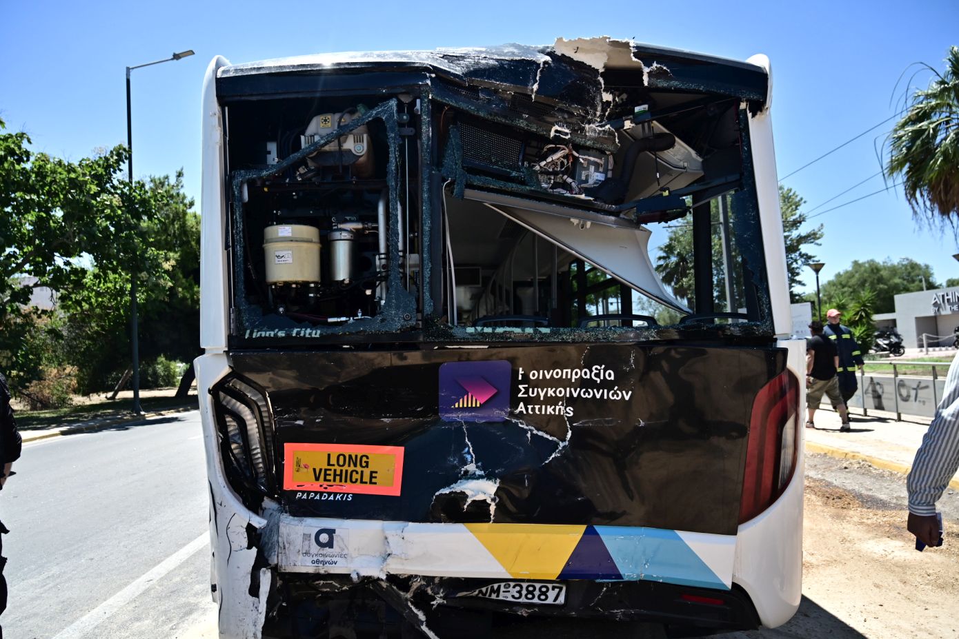 Σοκαρισμένος ο οδηγός του δεύτερου λεωφορείου: Ξεκίνησα από τη στάση και άκουσα το «μπαμ»
