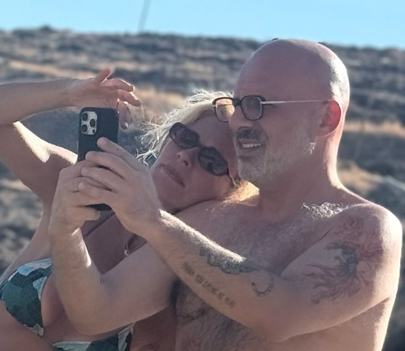 Ζέτα Μακρυπούλια και Νίκος Μουτσινάς απολαμβάνουν το καλοκαίρι – Δείτε εικόνες από τις διακοπές