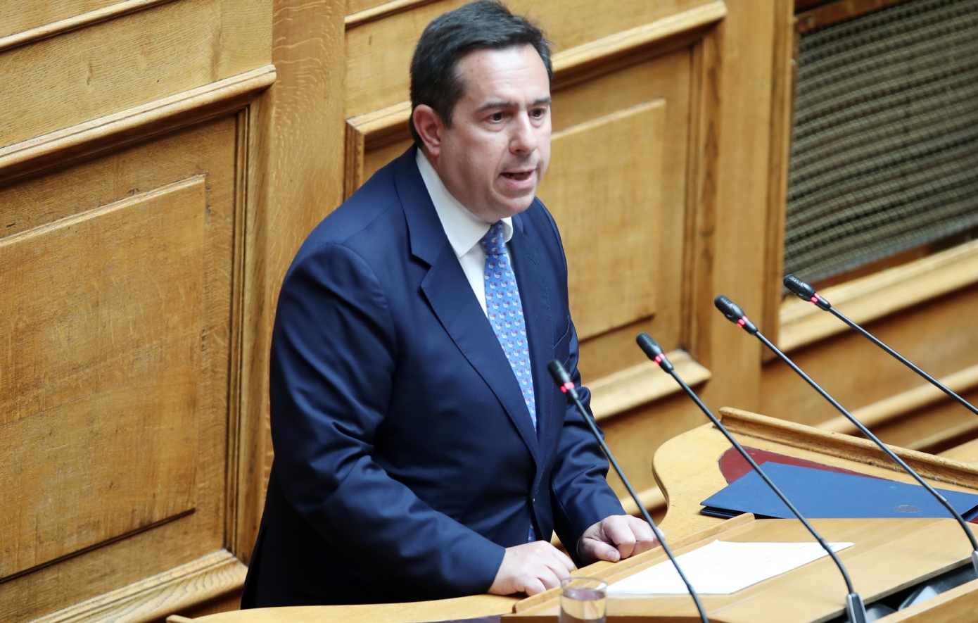 Μηταράκης σε Κωνσταντοπούλου: Η αισθητική σας θυμίζει καταδότη της Κατοχής &#8211; Το πρόβλημα δεν είναι η φωνή σας, αλλά το ήθος σας