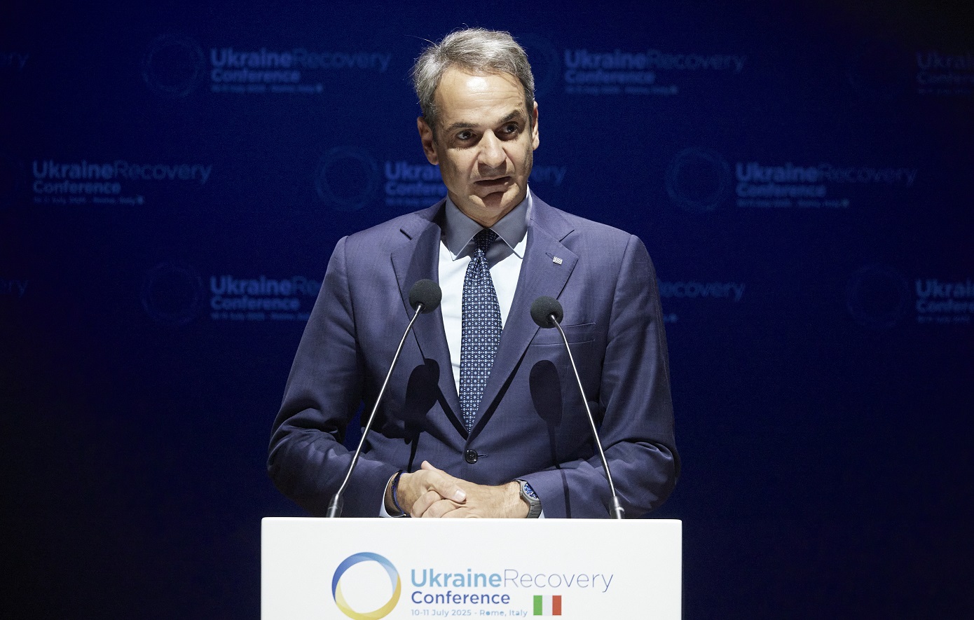 Μητσοτάκης στη Διάσκεψη για την ανοικοδόμηση της Ουκρανίας: «Να ενισχύσουμε τη συλλογική μας πίεση στη Ρωσία»