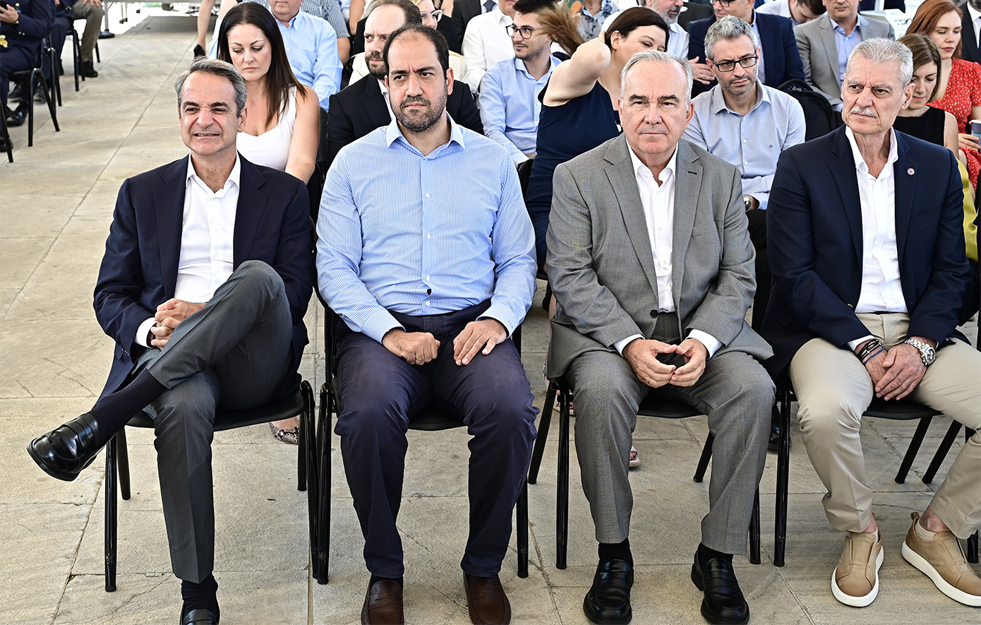 Στο ΟΑΚΑ ο πρωθυπουργός για την παράδοση νέων οχημάτων στο Πυροσβεστικό Σώμα Στο ΟΑΚΑ ο πρωθυπουργός για την παράδοση νέων οχημάτων στο Πυροσβεστικό Σώμα