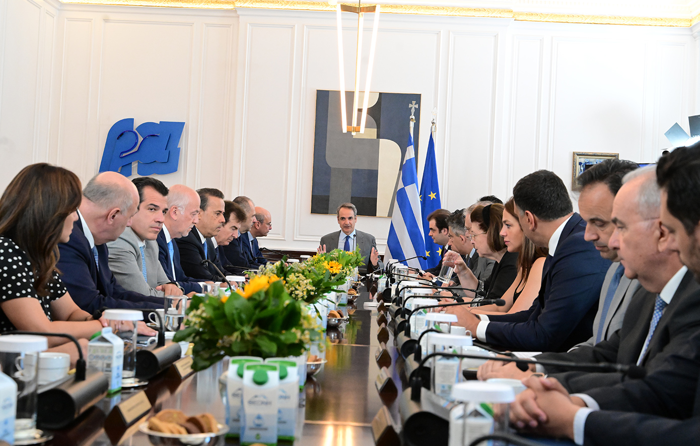 Μητσοτάκης στο υπουργικό: Κρίσιμη χρονιά το 2026, να μην χαθεί ούτε ένα ευρώ από το Ταμείο Ανάκαμψης