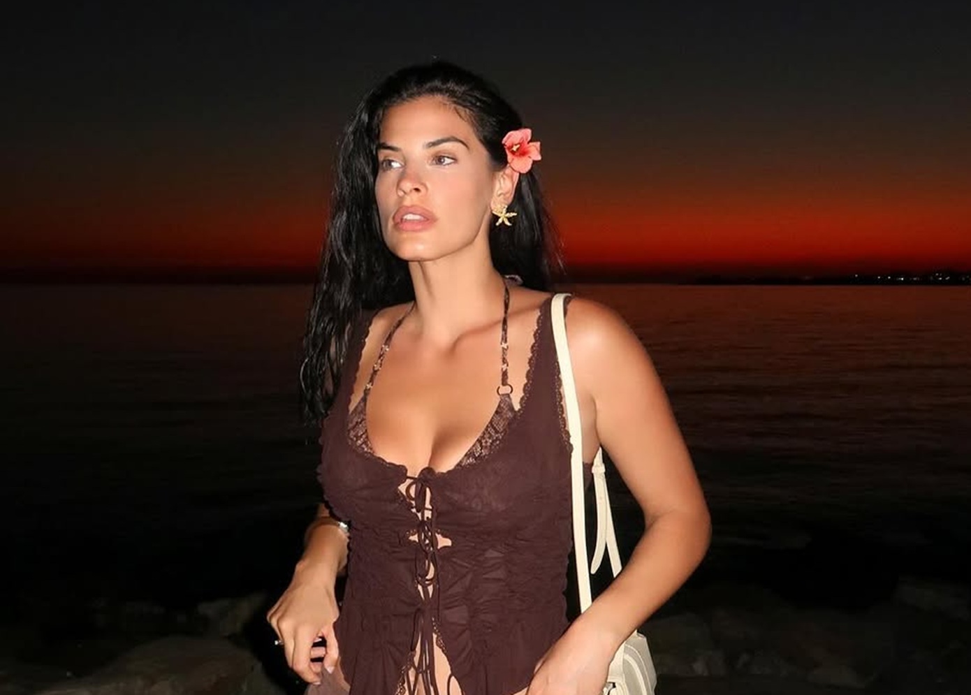 Η Χριστίνα Μπόμπα μοιράστηκε στιγμές από τις οικογενειακές της διακοπές στην Πάρο