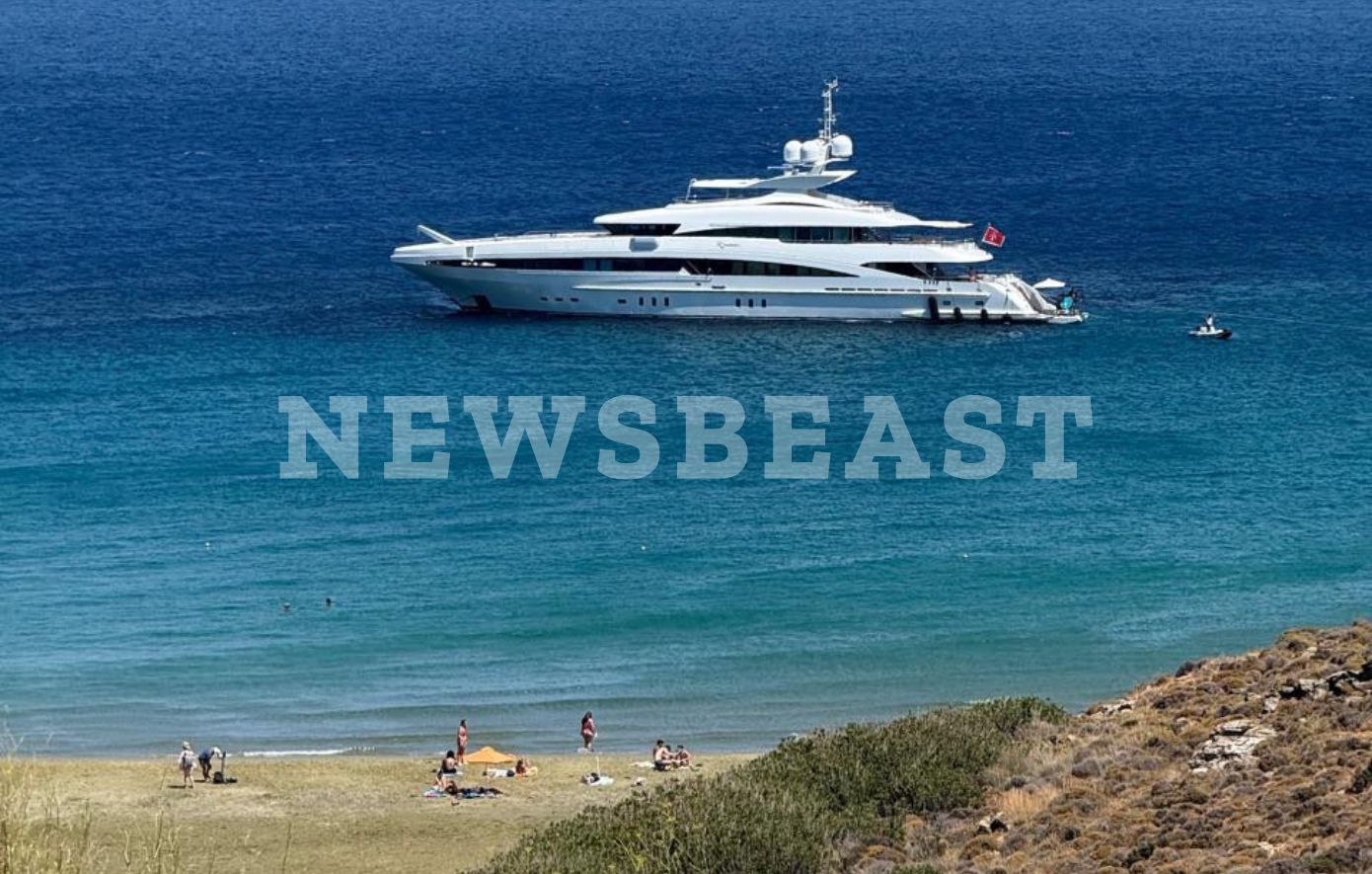 Πολυτελές σκάφος πλησίασε επικίνδυνα λουόμενους στην Τήνο &#8211; Καταγγελία στο Newsbeast για παραβίαση νόμου και αδράνεια Αρχών