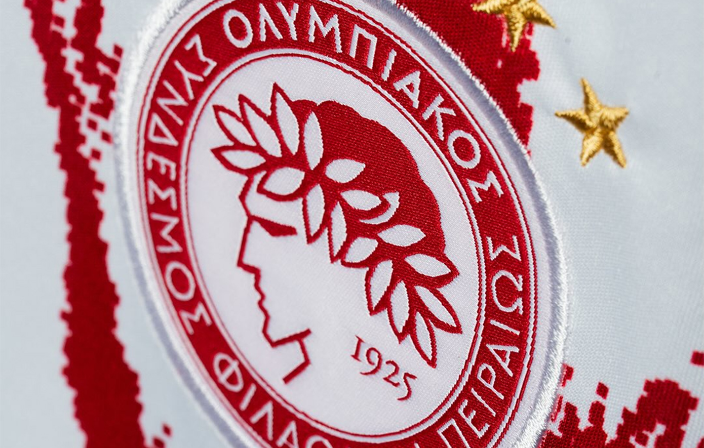 Ολυμπιακός: Παρουσίασε τη νέα εκτός έδρας φανέλα για το 2025-26