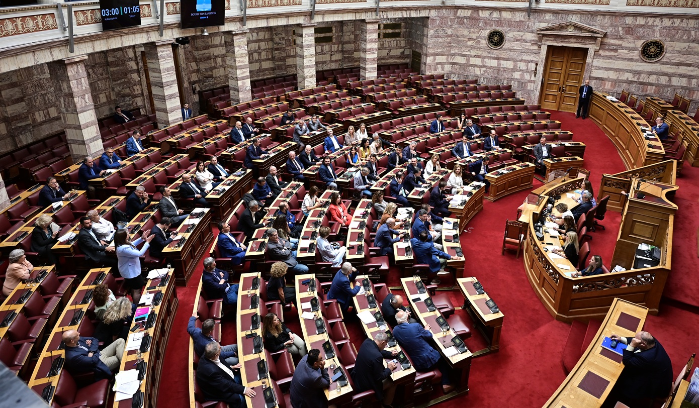 Βουλή: Μέσα σε κλίμα μεταμεσονύκτιας έντασης ξεκαθάρισε το τοπίο, συγκροτείται μόνο Προανακριτική για τον ΟΠΕΚΕΠΕ