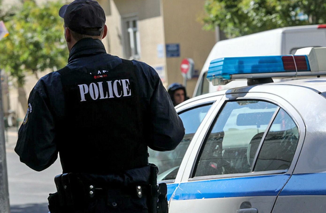 Επτά συλλήψεις παρκαδόρων σε νυχτερινά κέντρα στον Άλιμο και στο Ελληνικό &#8211; Έπαιρναν παράνομα χρήματα από πελάτες