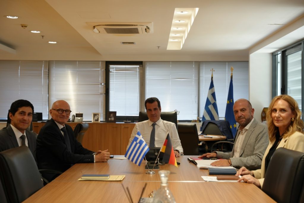 Συνάντηση Πλεύρη με τον Γερμανό πρέσβη της Αθήνας