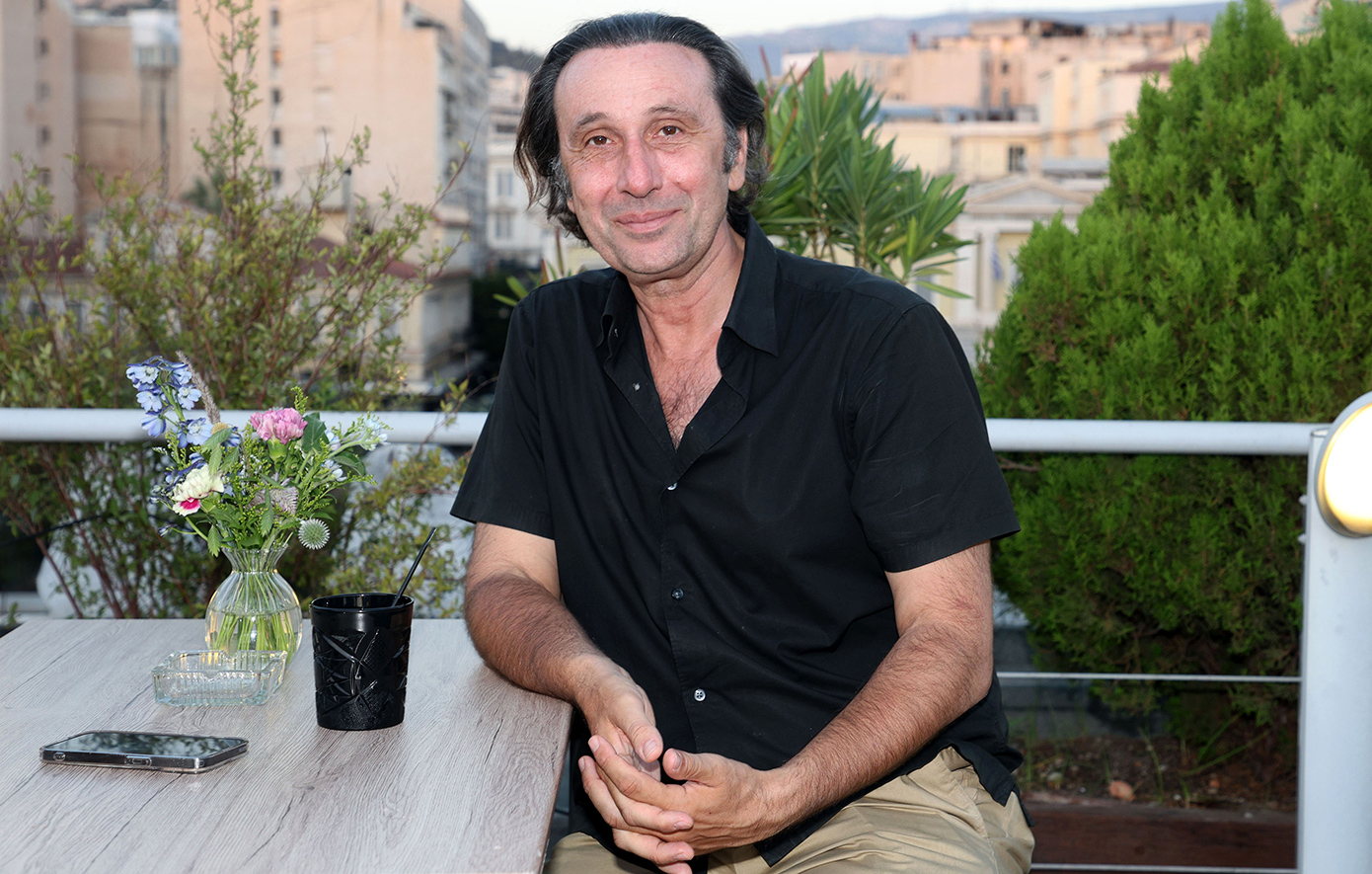 Χαραλαμπίδης: Κάποια στιγμή θέλω να ευχαριστήσω τους άντρες που με σώσανε «κλέβοντάς» μου τις γυναίκες που είχα σχέση
