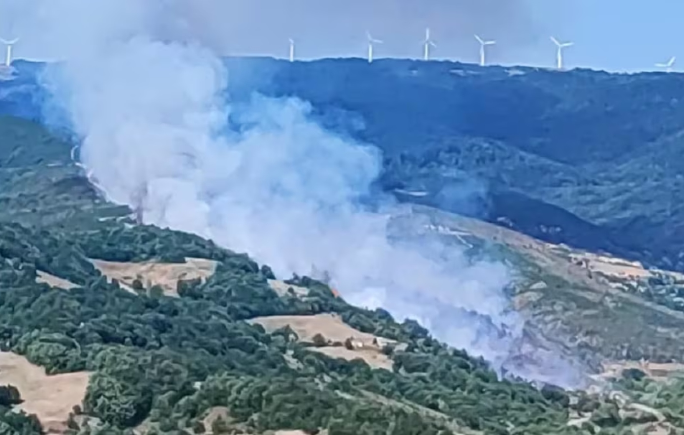 Φωτιά στη Χλόη Ροδόπης &#8211; Μήνυμα από το 112 για εκκένωση, ενισχύθηκαν οι δυνάμεις