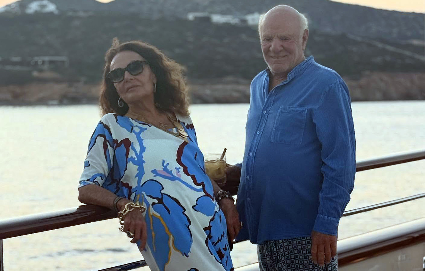 Η Νταϊάν φον Φίρστενμπεργκ έκανε διακοπές στα ελληνικά νησιά με το σκάφος της &#8211; Δείτε φωτογραφίες
