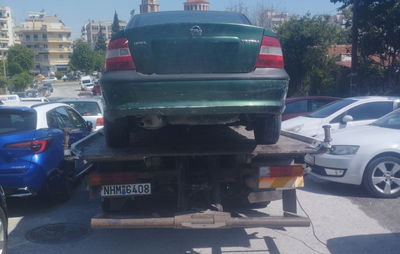 Απομακρύνθηκαν 381 εγκαταλελειμμένα αυτοκίνητα από τους δρόμους της Θεσσαλονίκης, μέσα σε έξι μήνες