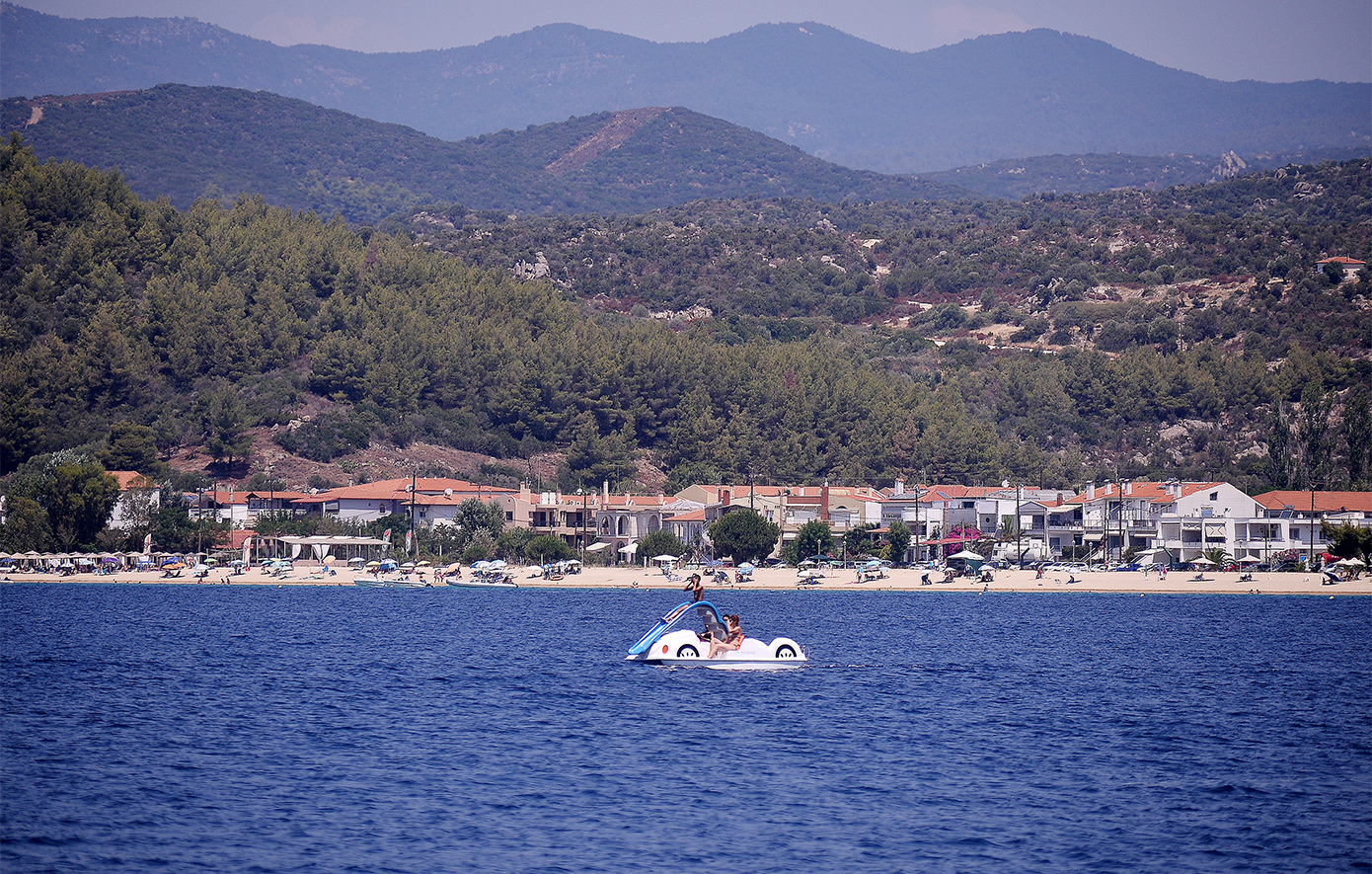 Μειωμένη επισκεψιμότητα και χαμηλότερη κατά κεφαλή δαπάνη στη Χαλκιδική φέτος, αναφέρουν οι επιχειρηματίες