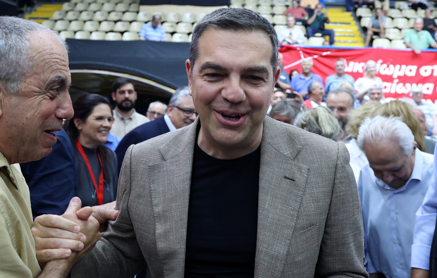 Τσίπρας κατά Μητσοτάκη: Να ξεπλυθεί ζητά όποιος είναι λερωμένος, εγώ δεν είμαι, μπορεί να ισχυριστεί το ίδιο;