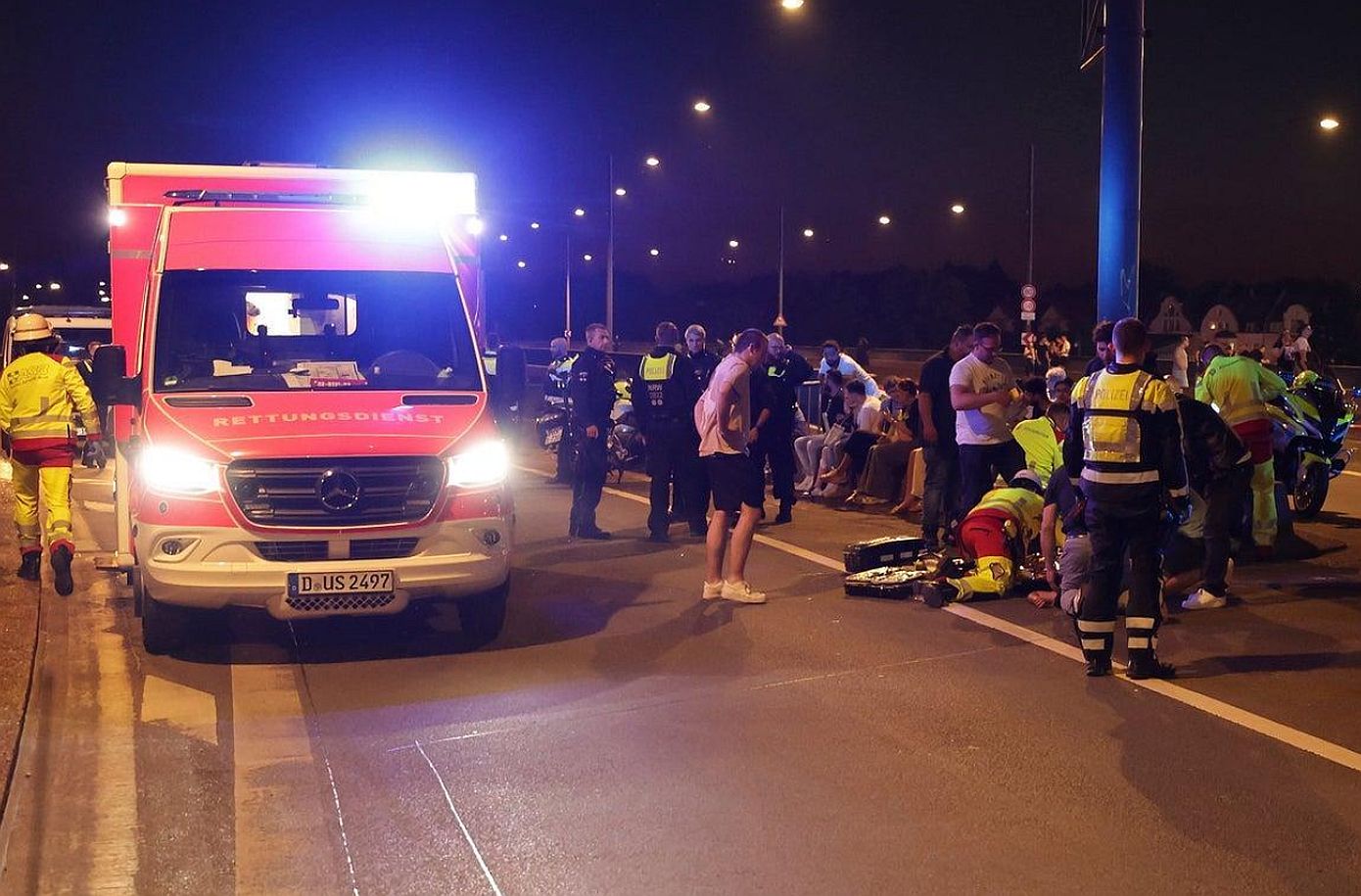 Παρολίγο τραγωδία σε επίδειξη πυροτεχνημάτων στο Ντίσελντορφ &#8211; 19 τραυματίες μεταξύ των οποίων ένα παιδί