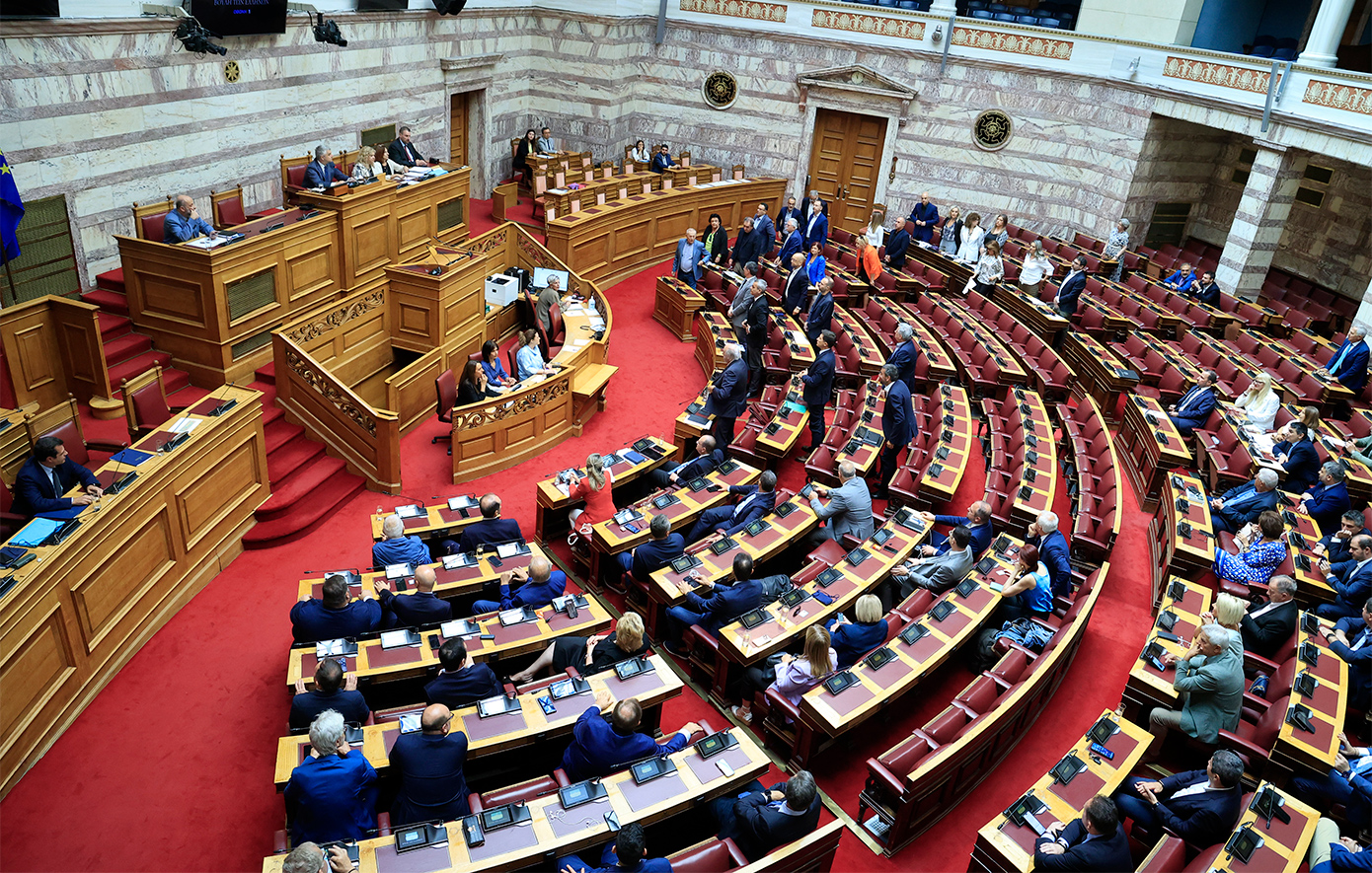 Παράταση έως τις 31/7 για την υποβολή των οικονομικών καταστάσεων των κομμάτων
