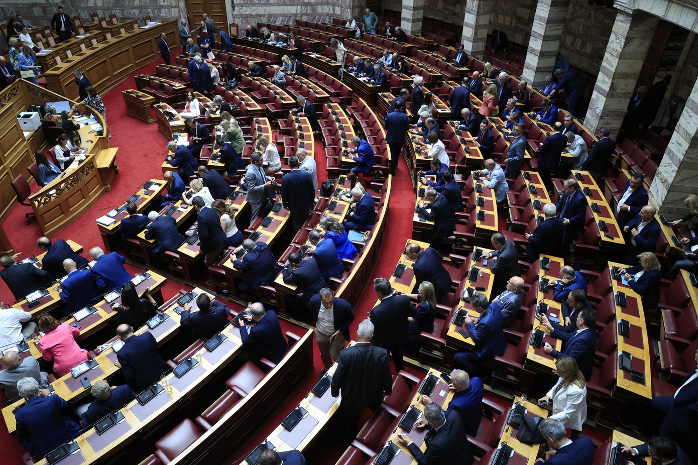 Βουλή: Απορρίφθηκε το αίτημα άρσης ασυλίας των 14 βουλευτών της Ν.Δ. για «εσχάτη προδοσία»