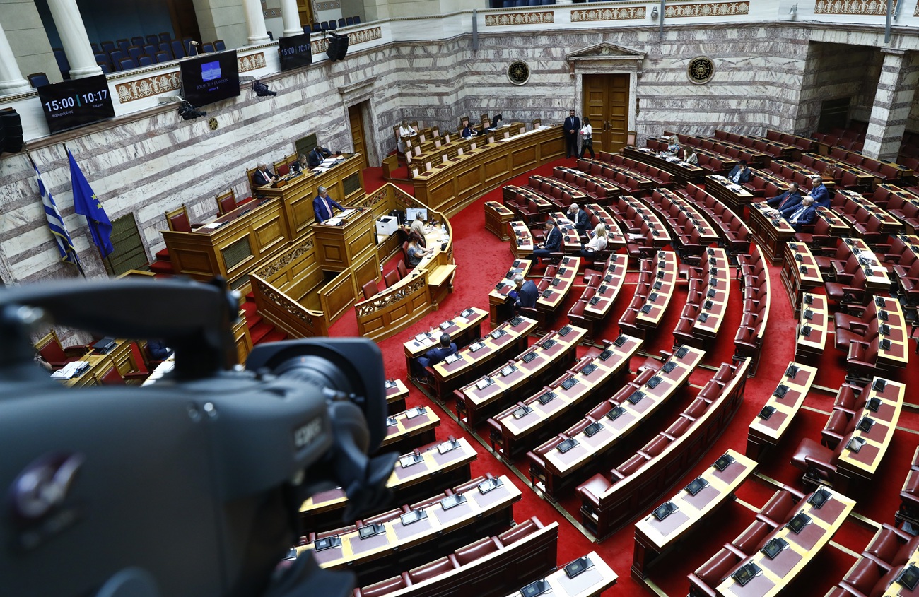 Η «διαβολοβδομάδα» της ΝΔ | Το άτυπο σιωπητήριο που ζητά η Κυβέρνηση | Τι συμβαίνει με την Tesla στην Ελλάδα