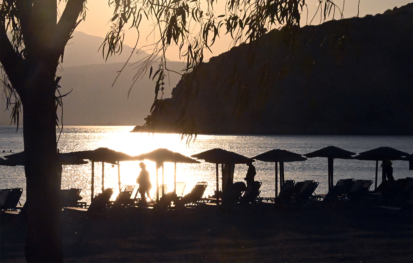 Για ισχυρό καύσωνα ακόμη και με 45°C προειδοποιούν οι μετεωρολόγοι &#8211; Οι περιοχές που θα «βράσουν»