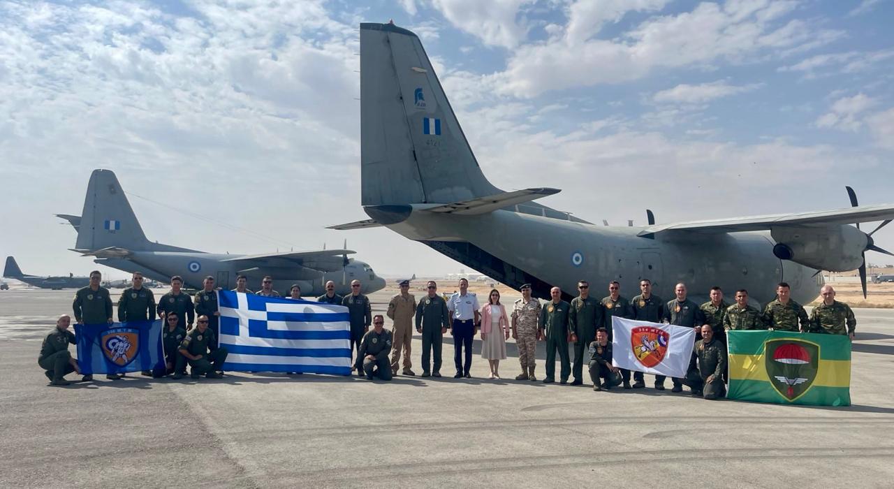 Ελληνικά αεροσκάφη έριξαν 8,5 τόνους τροφίμων στη Γάζα – Το μήνυμα του Κυριάκου Μητσοτάκη