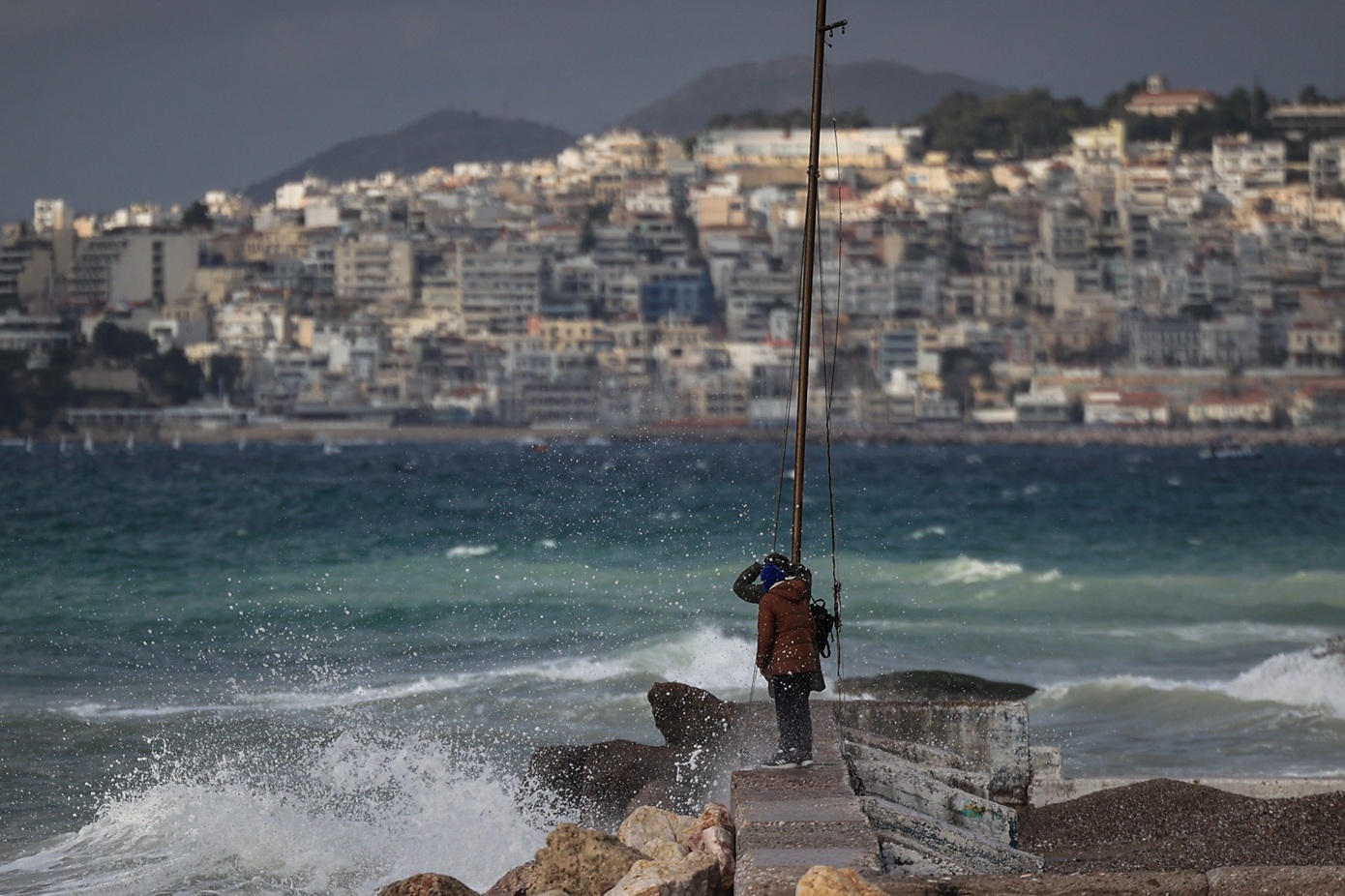Συναγερμός στον κρατικό μηχανισμό για το «εμπρηστικό κοκτέιλ» βοριάδων και ζέστης &#8211; Φόβοι για πυρκαγιές και προβλήματα στη ναυσιπλοΐα