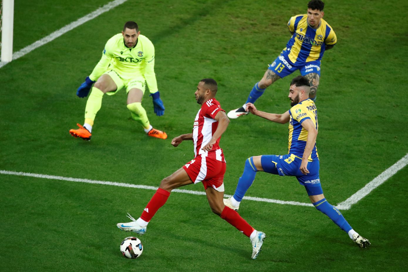 Super League: Πρώτη σέντρα σήμερα με τον Ολυμπιακό να υποδέχεται τον Αστέρα Τρίπολης στο άδειο Γ. Καραϊσκάκης