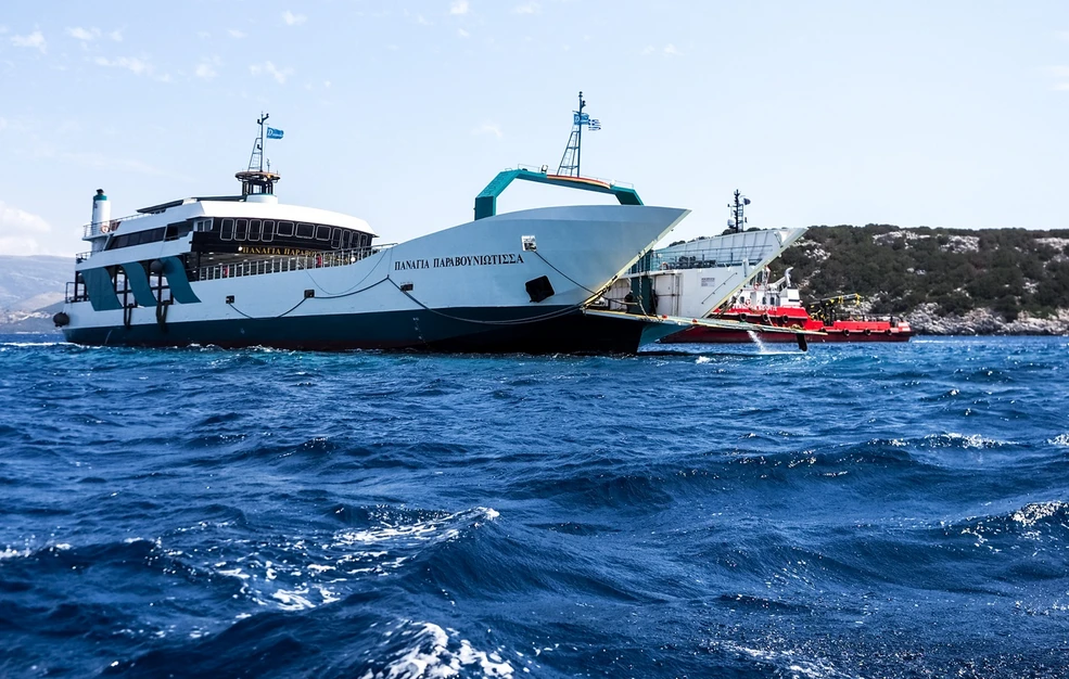 Προσάραξη πλοίου στα Νέα Στύρα: Διαψεύδει τον καπετάνιο ο νηογνώμονας – Δεν διαπίστωσε πρόβλημα στα συστήματα του πλοίου