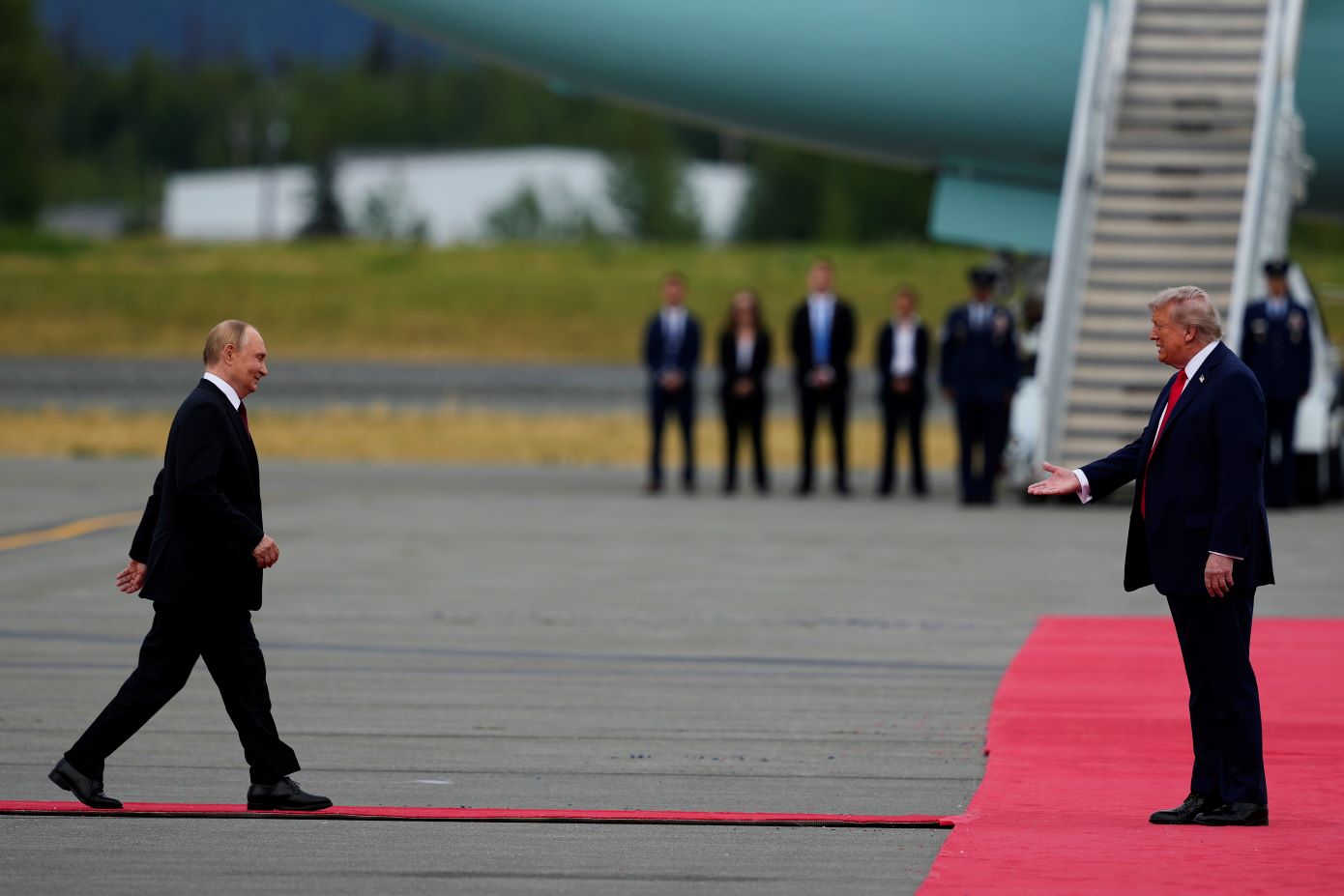 CNN: Καμία συμφωνία στην Αλάσκα, αλλά ο Πούτιν αποχώρησε με δύο σημαντικές νίκες