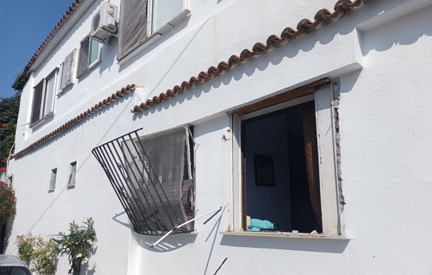 Έκρηξη φιάλης υγραερίου σε ενοικιαζόμενα δωμάτια στην Ασπροβάλτα &#8211; Πέντε τραυματίες, ο ένας σοβαρά